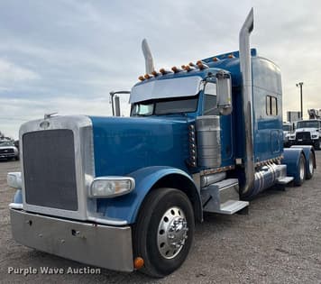 Main image Peterbilt 389